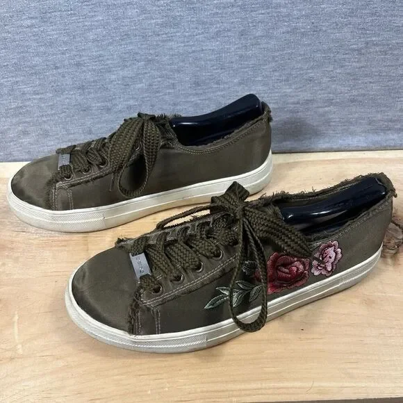 Bebé Sport Womens low Top Sneakers 9.5 Green Embroidered Y2K Inspired Boho - Picture 2 of 8